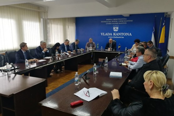 Delegacija poslanika i delegata Parlamentarne skupštine BiH u posjeti USK i privremenim prihvatnim migrantskim centrima 
